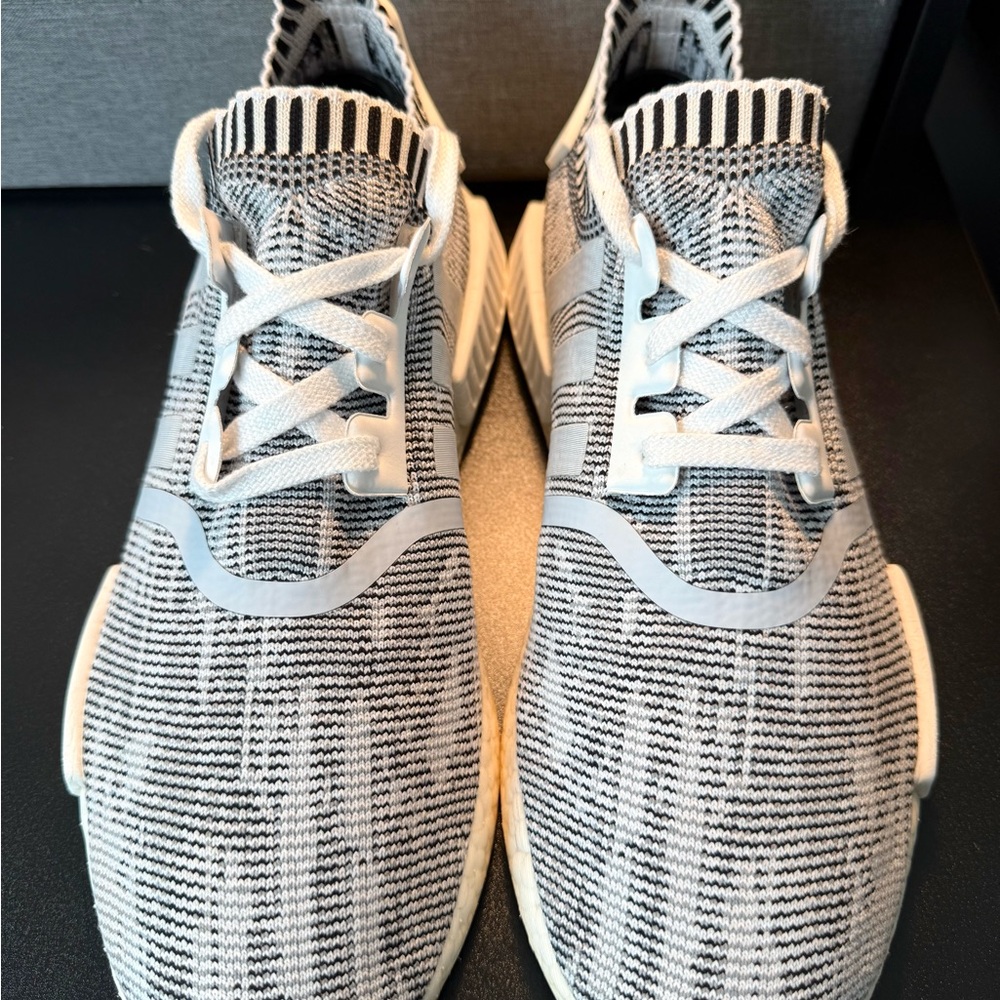(Men’s 10.5) Adidas NMD R1 Gray Primeknit White/Black shoes - Picture 3 of 5